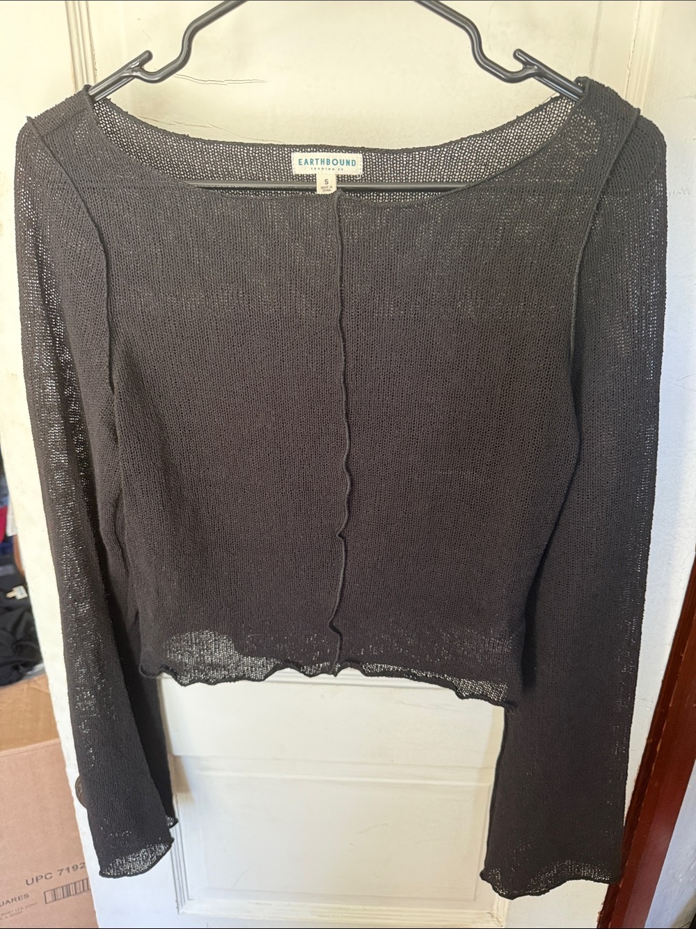 EARTHBOUND Black Cropped Long-Sleeve Knit Top